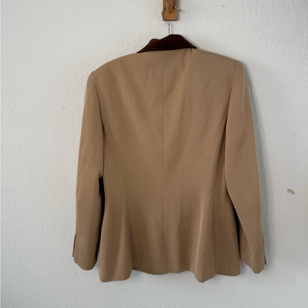 Vintage Kasper Women's Tan Blazer with Brown Collar - Picture 3 of 3